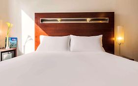 Hotel Ibis World Trade Centre À 3*